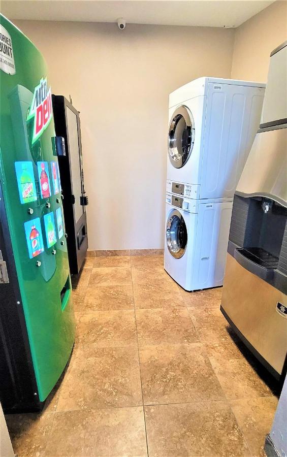 Qube Hotel - Polk City מראה חיצוני תמונה
