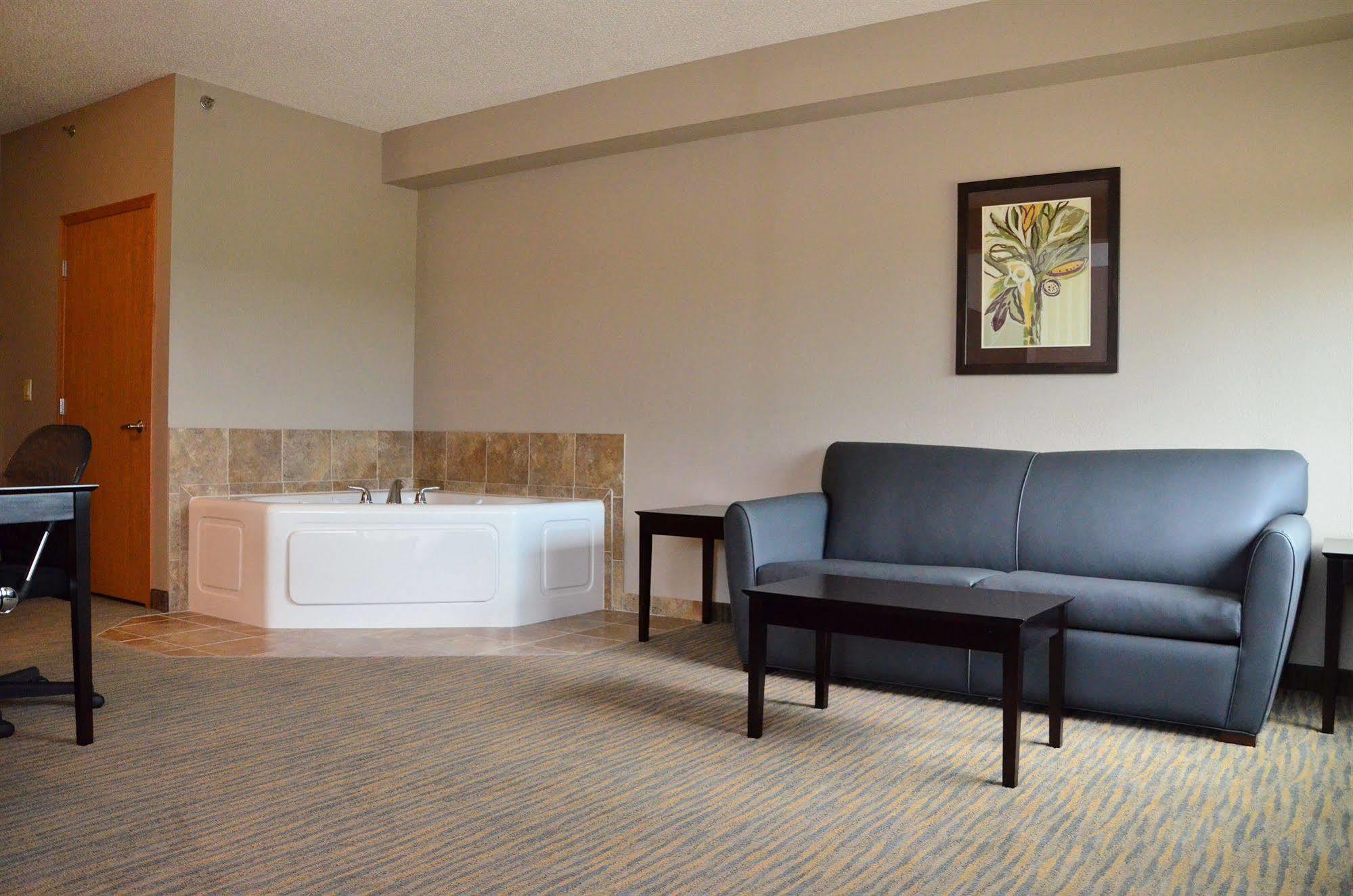 Qube Hotel - Polk City מראה חיצוני תמונה