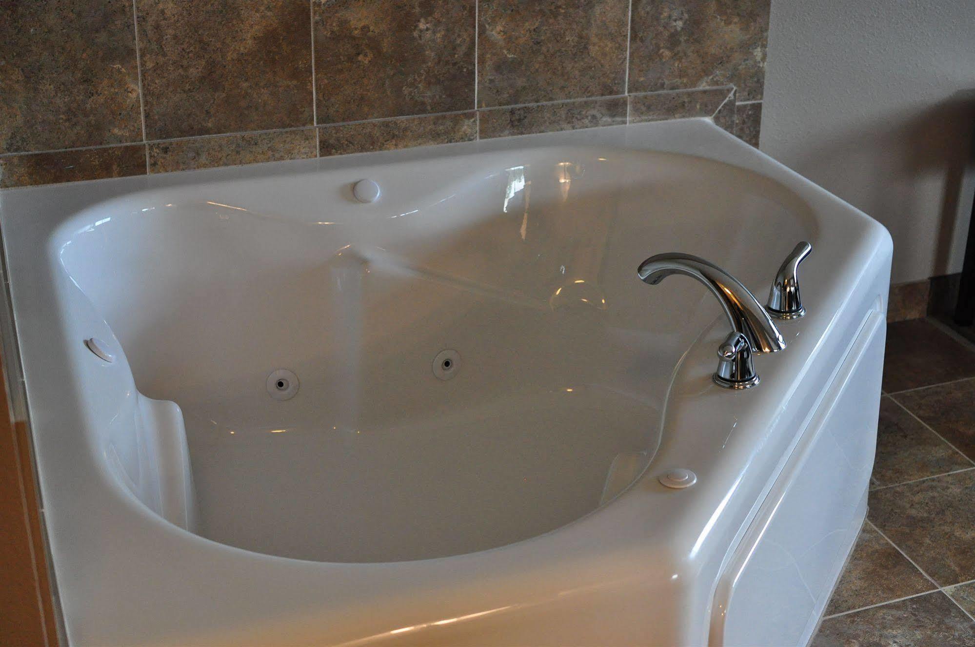 Qube Hotel - Polk City מראה חיצוני תמונה